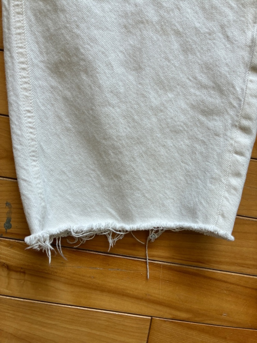 Agolde Luna Barrel Jeans in White (Element) - Picture 10 of 11